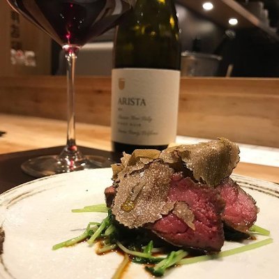 赤・白・ロゼ問わずワインを楽しむ日々🍇✨
ソムリエ資格取得を目指して勉強中📖🍷
世界各地のワイナリー巡りが夢🌍🇫🇷
美味しいペアリング料理も研究中🍴
フォロー歓迎!一緒にワインの世界を深めましょう✨