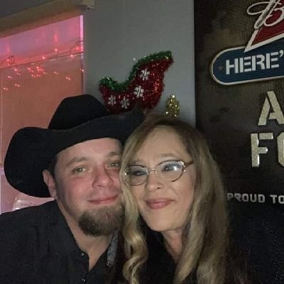 JessWorley7923's profile picture. This is a husband and wife account. We are working on setting up an onlyfans account so hopefully we will be streaming content soon. We are a bisexual couple.