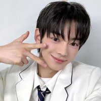 π (@_y0lq1) 's Twitter Profile