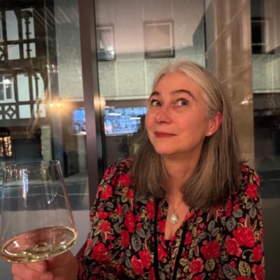 Seller of books and sharer of bookish love She/her Insta @bethys_books
