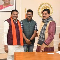 प्रकाश चौहान, राष्ट्रवादी(मोदी का परिवार) (@prakashchouhan_) 's Twitter Profile Photo प्रकाश चौहान, राष्ट्रवादी(मोदी का परिवार) (@prakashchouhan_) 's Twitter Profile Photo