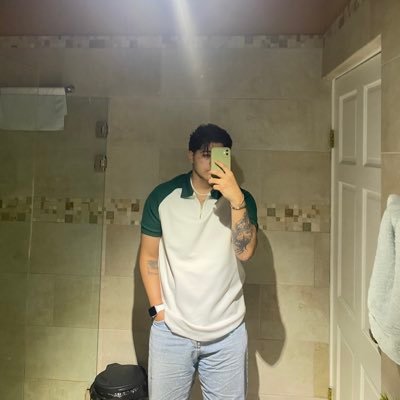 Joshua04309010's profile picture. Adicto a la monster blanca 🤍y al shitposting 🖤