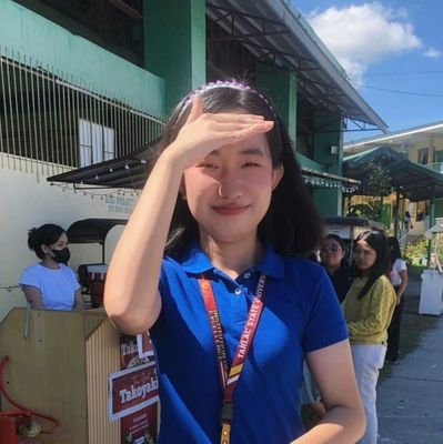 veryapper's profile picture. maybe sanity was the friends we made along the way