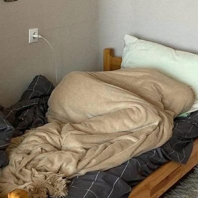 alishoba6's profile picture. Honest