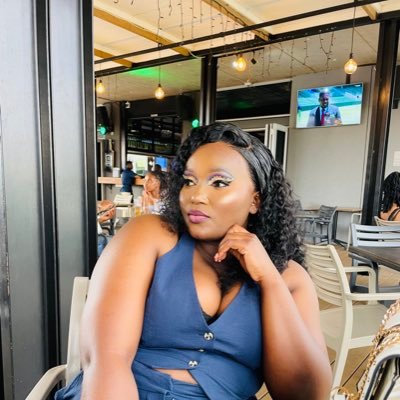 Vhonani73165912's profile picture. 