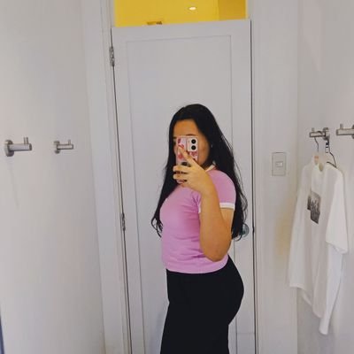 CasseyCostales's profile picture. 