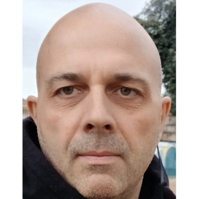Libero confronto di idee, dialogo senza insulti.
Storia, cultura, politica, giornalismo, editoria, flânerie urbana e 🚴