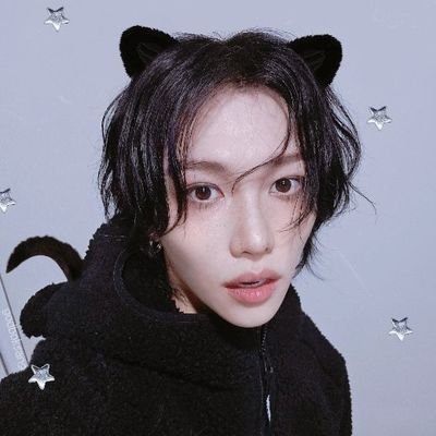 필릭스 힐링 천사 ♡PIXIE♡
“the more we stay together until the end, the more strength and love we give to each other”💙 #staywithme #FELIX #AlwaysWithFelix