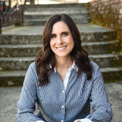 Executive director of female performance and longevity at @velocityhealth3 - because women aren't just small men, not medical advice