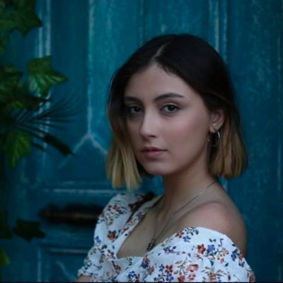 من اینجا روانشناسی میخونم و بهش نفرتپراکنی میکنم و دنبال این میگردم که بالاخره باید توی زندگیم چیکار کنم.