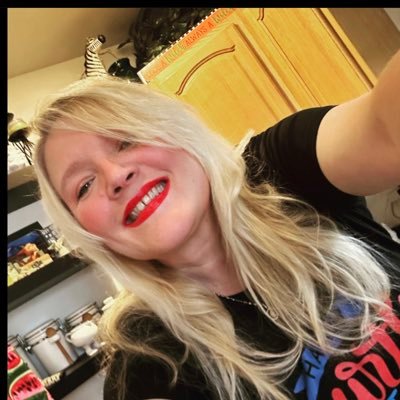 Married ❤️💍 True scorpion 🦂 ♏️Animal lover 🐈🐩Rock chick forever 🤘🎶🎵🎸 Makeup enthusiast 💄💋Foodie 🍤🍣🌮 Art lover🖼️🎨 Traveler 🧳 ✈️Mixologist 🍸🍷🍹