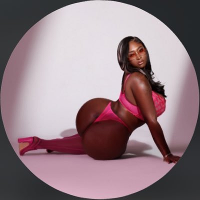 BHottiiee's profile picture. Your favorite Brazilian gyal 🇧🇷💫