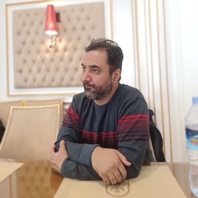کارگری که بعد از ۴ سال دوباره به فضای توئیتر برگشته تا در حد خودش پیگیر مشکلات قشر خود در فضای نخبگانی توئیتر باشم
///سلامم را تو پاسخ گوی