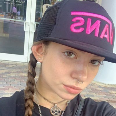 I sell content and I’m available for hookups 🙈😇🥵