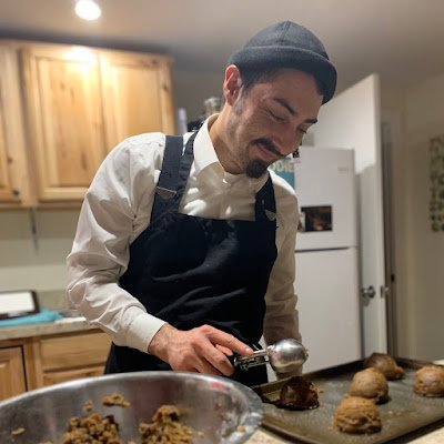 Giomanji47's profile picture. Culinary Chingòn, Fire Dancer, Wing Tsun Practitioner, Unserious but Professional. let’s fuck it up a notch ⚡️