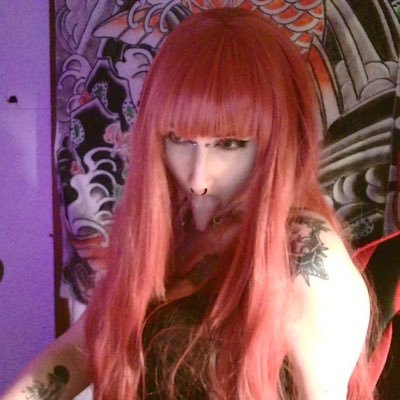 ✭ 23 y/o vkei goth trans latina 5’11” girl ✭ ♡ she/it 🌱🏳️⚧️ ♡ -MDNI- 💗 🍬 spicy vids NO PPV ✭ https://t.co/ZfIQ2duUtZ