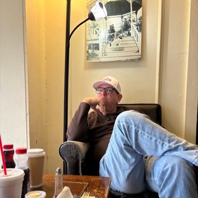 CHS APUSH/DC teacher, Razorback, 2023 &2024 Texas Asst Water Polo Swim Coach of the Year, MA Ashland U, 2019 Tx Madison Fellow, Joe Rogan,Texans &U2 https://t.co/Rp7mftyYzB dad