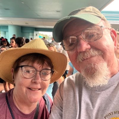 retired truck driver husband to the love of my life. proud Army veteran True conservative🇺🇸Black Nights /Buckeyes forever/BGHS GO BOBCATS 🏈