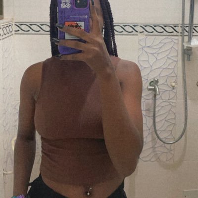 an ayigbe queenkong😹 💪🏾♥️...a praying black girl🔥