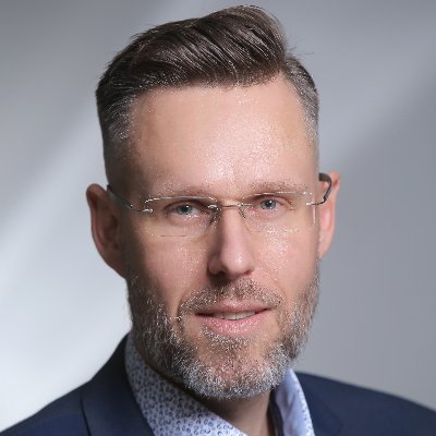 Associate Director of #Customer & #Digital #Advisory @KPMG #innovation #banking #transformation #sustainability #EVs #speaker #PhD #EMBA All opinions are my own