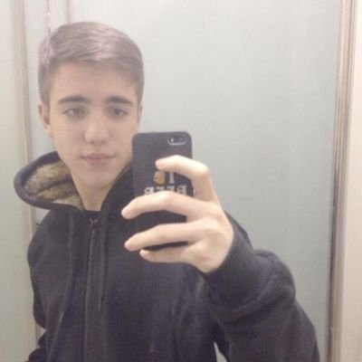 Isazer de Isaza 🤠 (MoratLover)
Wattpapero
