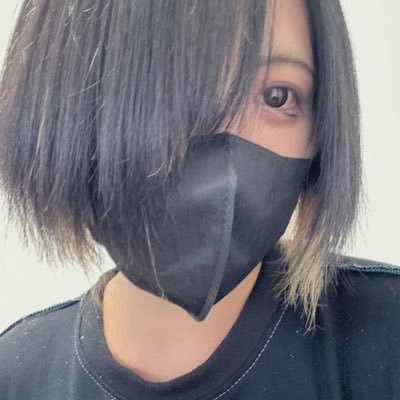 yuine_iruru's profile picture. ギターでバンドしてます。作曲などもしています。 バンドメンバーが好きすぎる。 アイ・アムリーダー、リーダー変わってくれる人を探してます。