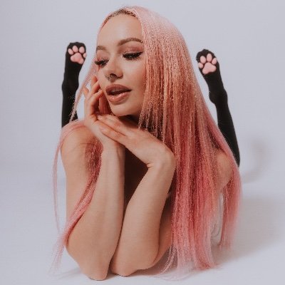 just a kinky little kitty 😽 ⤵️ (I only chat on OF!!!)