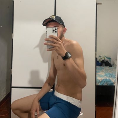 velas47561's profile picture. 