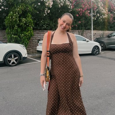 reagannnbrownnn's profile picture. ;)