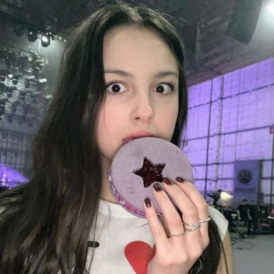 livswtfck's profile picture. who the hell is she? taking u from me!