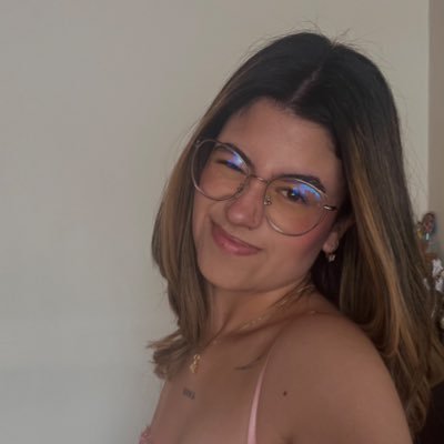 estudio filología pero mis verdaderas pasiones son quejarme, millonarios y taylor swift