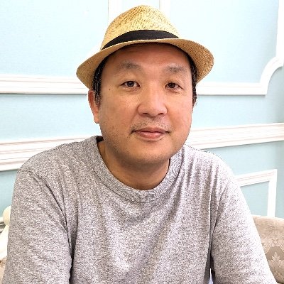 映画監督・テレビディレクター 映画『オトヲカル』(山形国際ドキュメンタリー映画祭スカパーIDEHA賞)『ゾンビデオ』・CM『AKB48前田敦子とは何だったのか?』・TV『森達也の「ドキュメンタリーは嘘をつく」』『怪奇大家族』など。『キネマ旬報』『散歩の達人』に寄稿。イメージフォーラム映像研究所専任講師。散歩が好き。