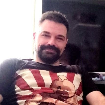 friki del manganime y todo lo que tenga viñetas, y más cosas... coleccionista de figuras y merch.