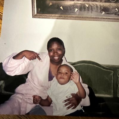 kamsmith92's profile picture. FOLLOW MY KICK🤮🤑 @kamouflage22