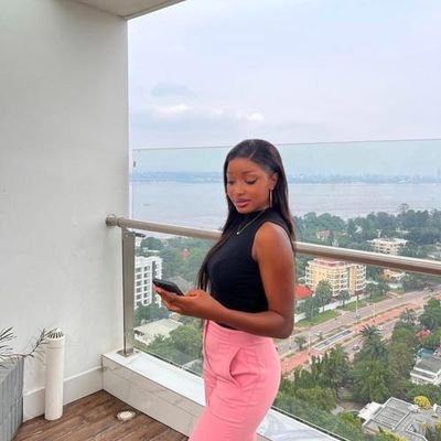 Licenciée en relations internationales | Marketing | Évènementiel | Communicatrice | Information |Divers