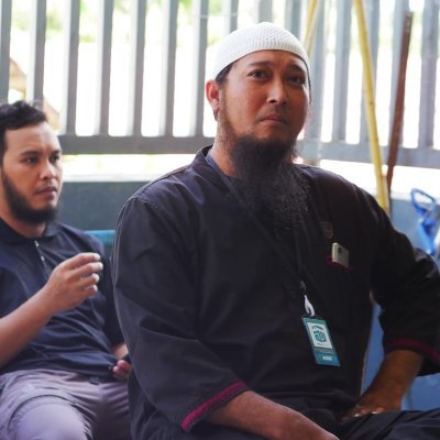 Om_Jhojon's profile picture. I'm like Everyone,but I'm Different than Anyone.
Salafy adalah jalanku