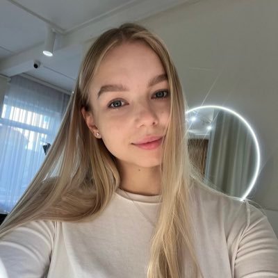 GrafinkaVi's profile picture. Graphic designer & content creator