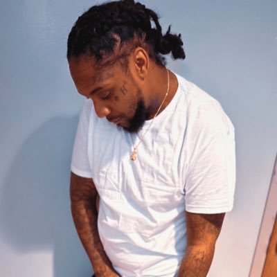 Sarray_Ty8rDie's profile picture. BroncoNation🐎 #Ty8rDie 🎱Gang #GrimyShøøter Portland To Arizona