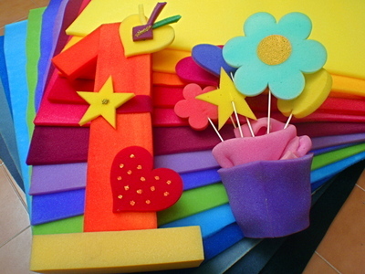 Realizamos atrezzos y complementos de gomaespuma para el carnaval,trabajamos para obras de teatros, morenoartesanos@hotmail.com