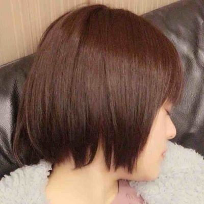 lunaest_yp's profile picture. 童貞じゃないです。顔見ればわかります。