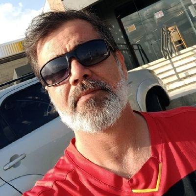 Casado com Tatiana, pai de Giovanna e Talita, avô de Eva e José. Sport Club do Recife ❤️🖤 aqui é pauta. Aleatoriedades, gastronomia e humor são bem vindos.