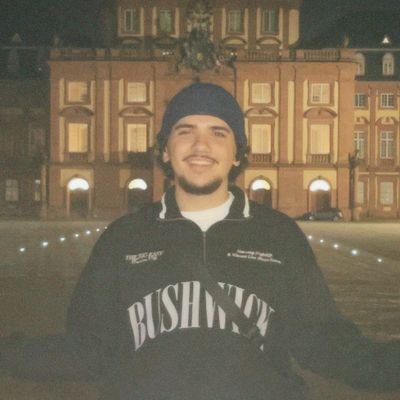 Mensch • Politischer-Aktivist • Freelancer
💚 إنسان • ناشط-سياسي • فريلانسر 🇩🇪
