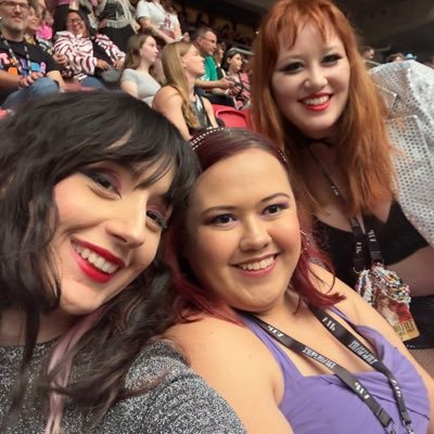 34 || Rep, Debut, Evermore & TTPD Stan ✨🌙🕯️ Swiftie since '06 || saw Taylor ATL N3, Amsterdam N2&N3 || one day hoping to meet Taylor 😍