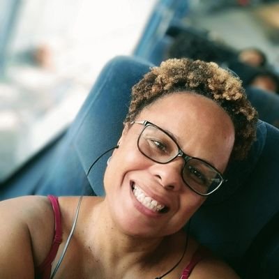 Até onde posso, vou deixando o melhor de mim. Se alguém não viu, foi porque não me sentiu com o coração. Clarice Lispector
🚫DM