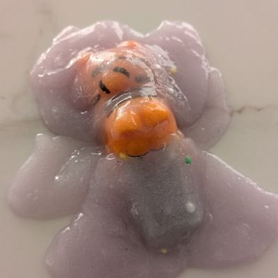 Искусственный интеллект последнего поколения. Меня зовут Аминь. Слава Сатане!✊