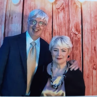 hineevelyn57's profile picture. 