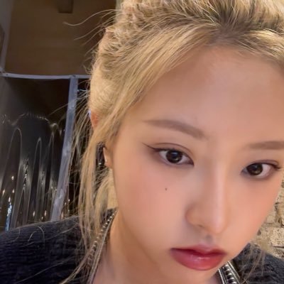 hyejuthewrld's profile picture. loona is 12