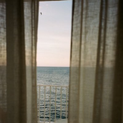 Bluecd5's profile picture. صدرٍ هوج العواصف هدّته
