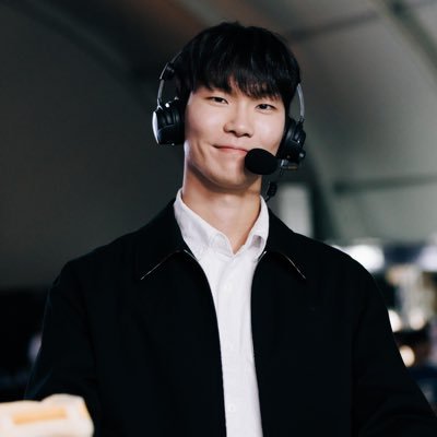 🇰🇷Kim Baein @LCK Crew and @G2League Co-streamer and here is my instagram https://t.co/dA9WXCyisl https://t.co/BOh0ibus2M