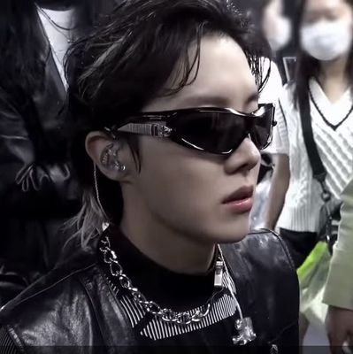 97_mingloss's profile picture. 🦋✨☁️ 𝕾𝖙𝖆𝖓 𝕭𝖆𝖓𝖌𝖙𝖜𝖎𝖈𝖊 ☁️✨🦋